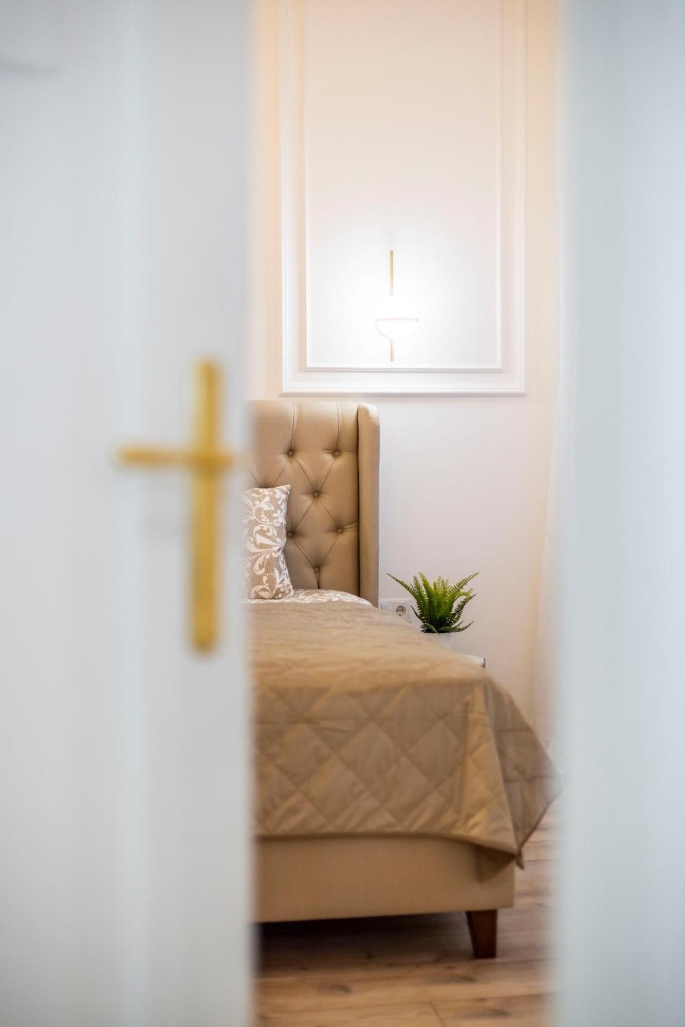 Luxurious Central 4Bedrm 3Bathrm Residence W/ Balcony Budapest Eksteriør bilde