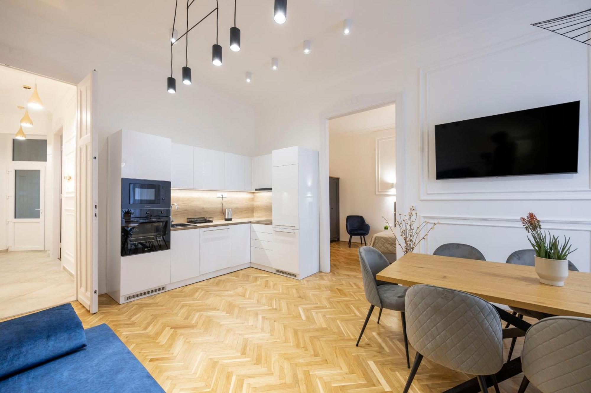Luxurious Central 4Bedrm 3Bathrm Residence W/ Balcony Budapest Eksteriør bilde