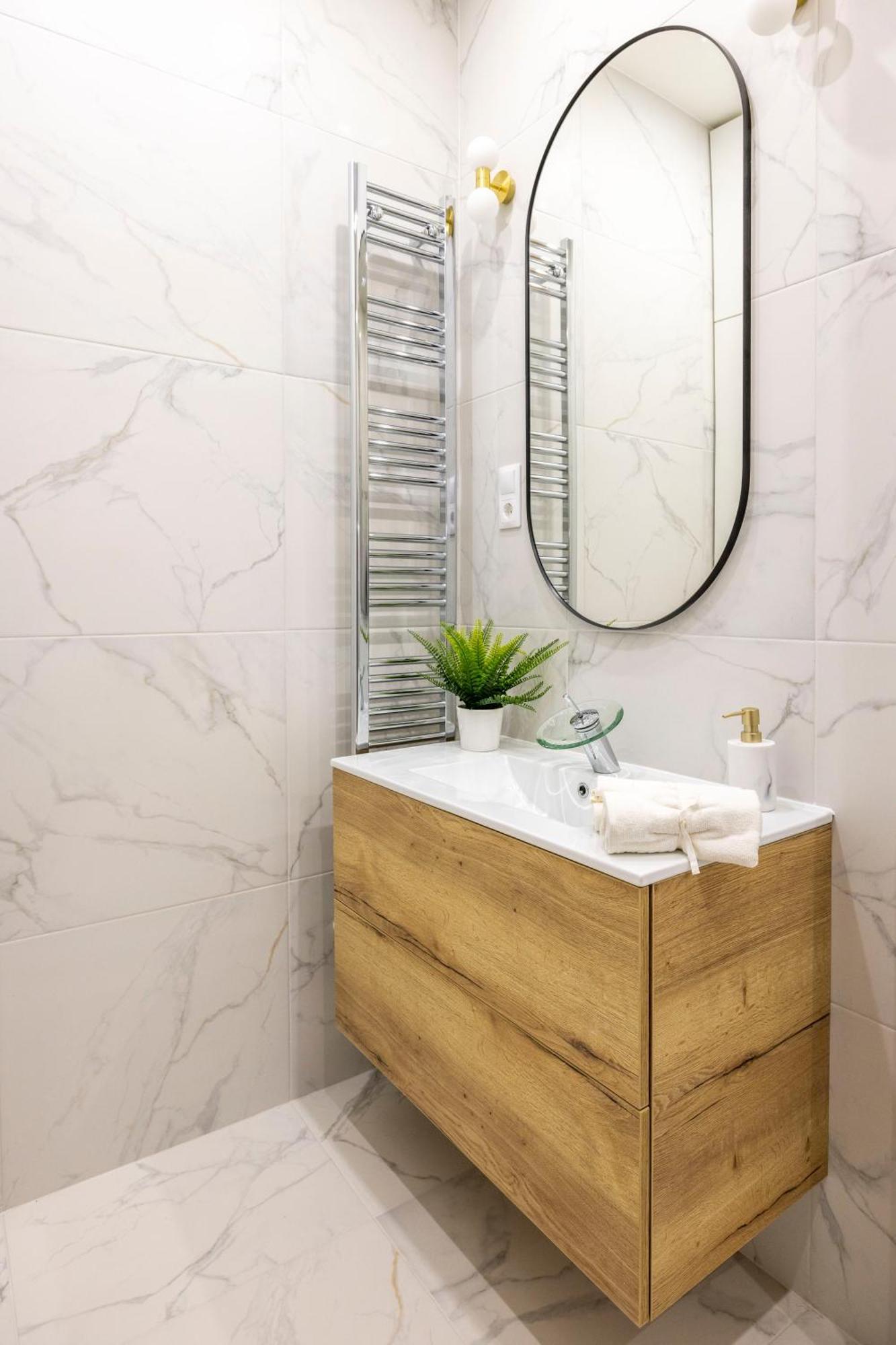 Luxurious Central 4Bedrm 3Bathrm Residence W/ Balcony Budapest Eksteriør bilde
