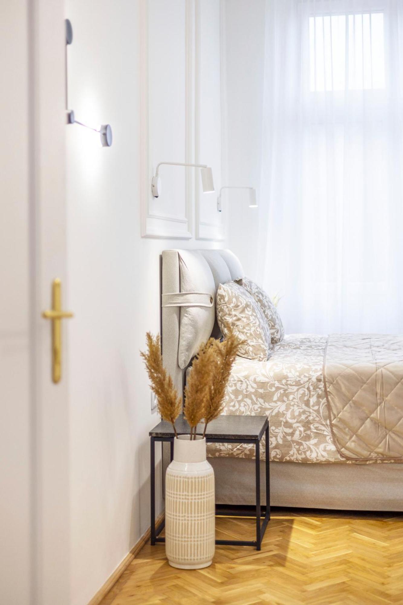Luxurious Central 4Bedrm 3Bathrm Residence W/ Balcony Budapest Eksteriør bilde